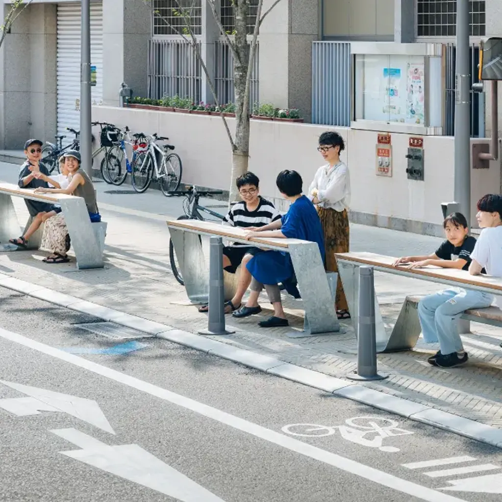 Hopper-bench.webp